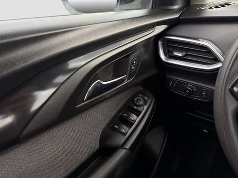 Used 2023 Chevrolet TrailBlazer LT w/ Convenience Package FWD image 25