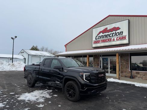 Used 2026 GMC Sierra 1500 Elevation image 2