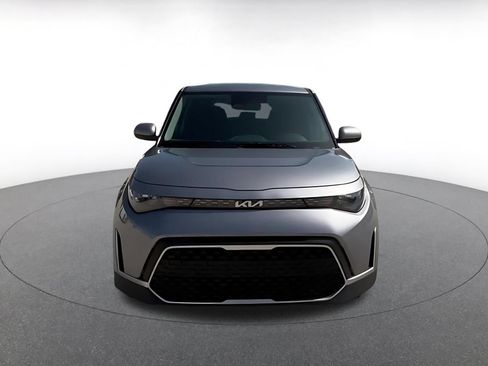 Used 2025 Kia Soul LX w/ LX Technology Package FWD image 4