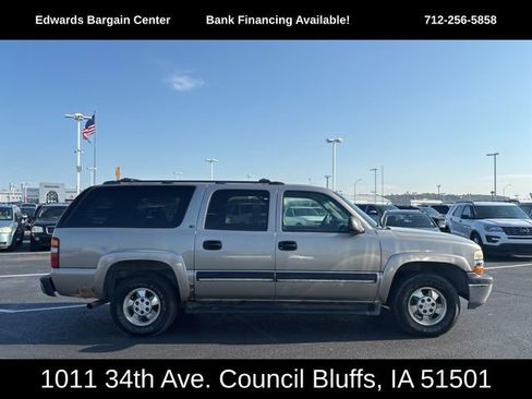 Used 2002 Chevrolet Suburban LS image 1