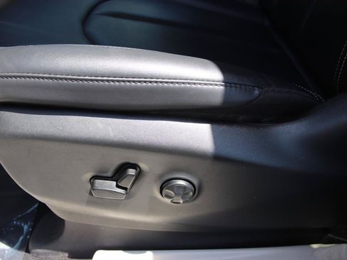 Used 2024 Chrysler Pacifica Touring-L FWD image 55