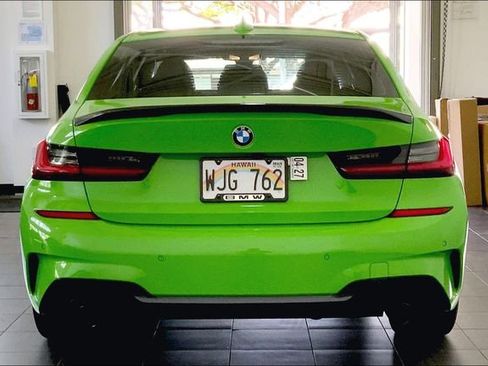 Used 2022 BMW 330i Sedan w/ M Sport Package RWD image 4