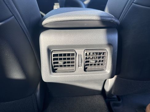 Used 2021 Toyota Camry XLE image 25