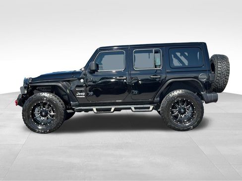 Used 2022 Jeep Wrangler Unlimited Sahara w/ Cold Weather Group AWD/4WD image 25