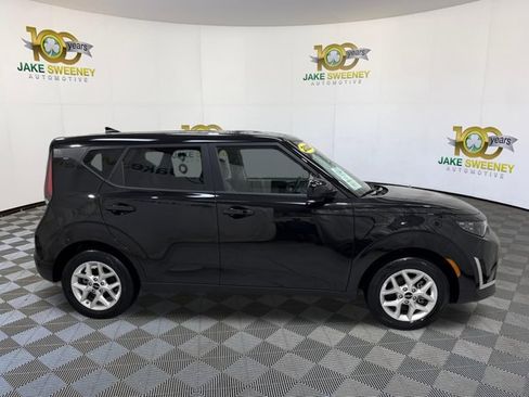 Certified 2025 Kia Soul LX w/ LX Technology Package FWD image 11