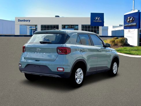 New 2026 Hyundai Venue SE image 7