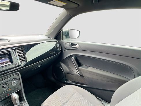 Used 2017 Volkswagen Beetle 1.8T S image 21