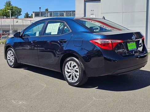 Used 2017 Toyota Corolla LE FWD image 5