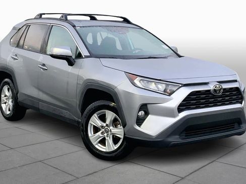 Used 2021 Toyota RAV4 XLE image 2