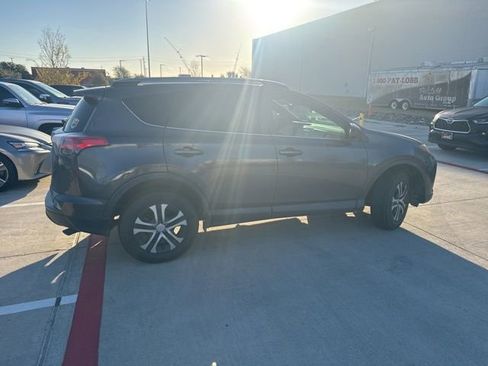 Used 2017 Toyota RAV4 LE image 3