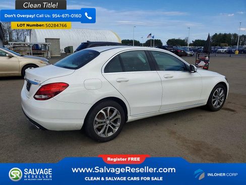 Used 2015 Mercedes-Benz C 300 4MATIC Sedan image 4