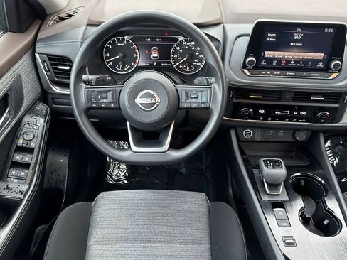 Used 2023 Nissan Rogue SV image 27