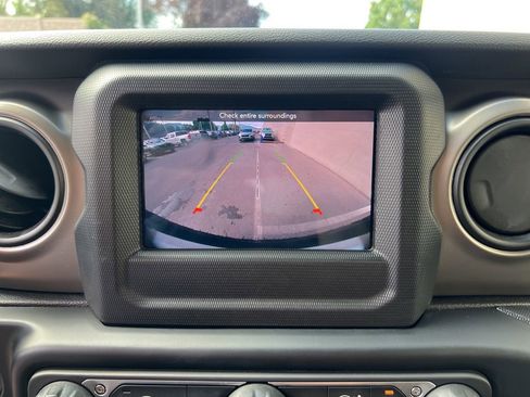 Used 2021 Jeep Wrangler Unlimited Sport image 16