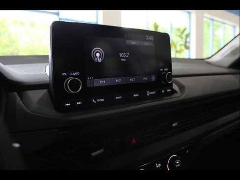 Certified 2023 Honda Accord EX image 28