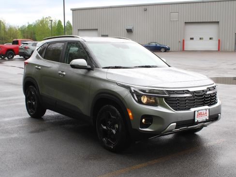New 2026 Kia Seltos EX AWD/4WD image 3