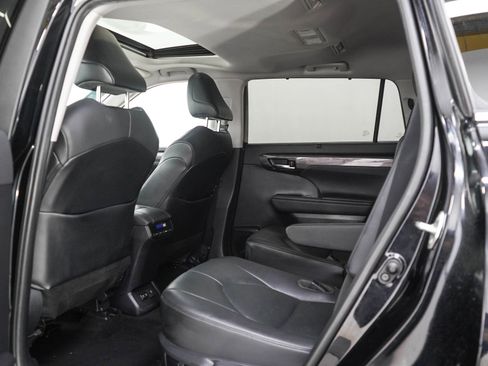 Used 2020 Toyota Highlander Limited AWD/4WD image 19