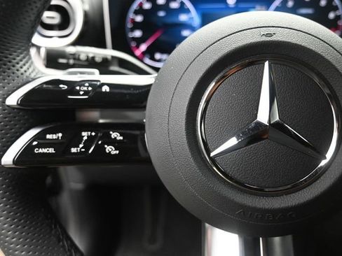 Used 2025 Mercedes-Benz GLC 300 image 15