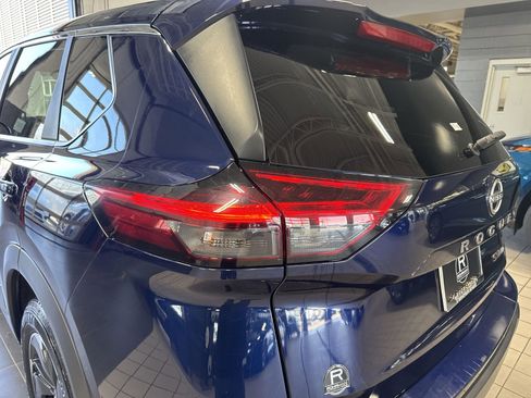 Certified 2024 Nissan Rogue SV image 36