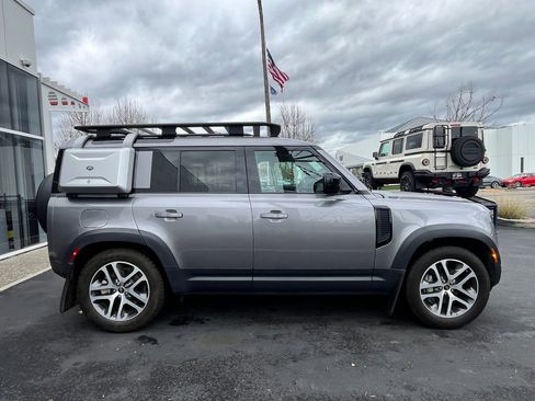Used 2020 Land Rover Defender 110 SE image 5