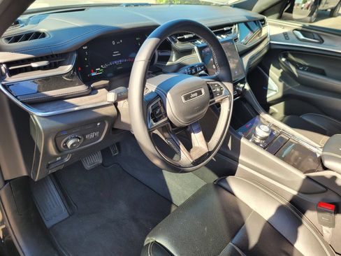 Used 2023 Jeep Grand Cherokee Overland w/ Advanced Protech Group III AWD/4WD image 14