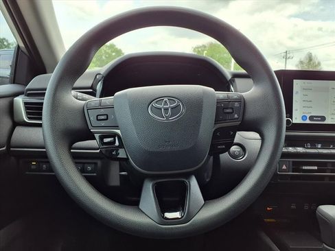 Used 2026 Toyota Camry LE w/ Convenience Package image 17