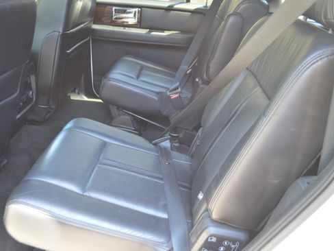 Used 2015 Lincoln Navigator 4WD image 20