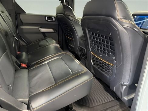 Used 2023 Ford Bronco Badlands image 30