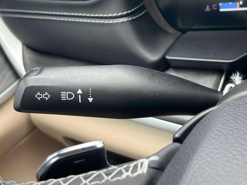 Used 2023 Jeep Grand Cherokee Limited w/ Luxury Tech Group II AWD/4WD image 10