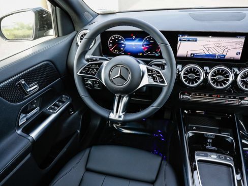 Used 2025 Mercedes-Benz GLA 250 image 14