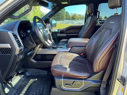 Used 2015 Ford F150 Platinum w/ Equipment Group 701A Luxury image 12