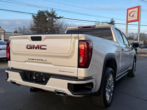 Used 2022 GMC Sierra 1500 Denali w/ Denali Premium Package image 12