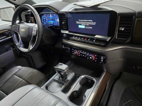 Used 2024 Chevrolet Silverado 1500 High Country w/ Technology Package image 11