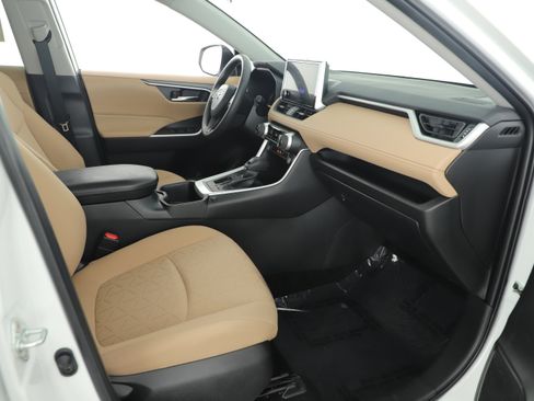 Used 2023 Toyota RAV4 XLE w/ Convenience Package image 9