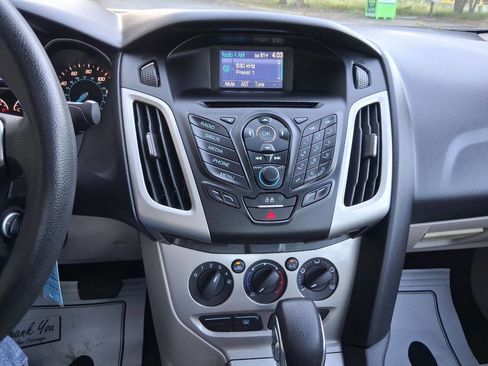 Used 2014 Ford Focus SE FWD image 14