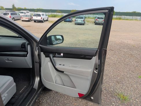 Used 2011 Kia Sorento LX FWD image 32