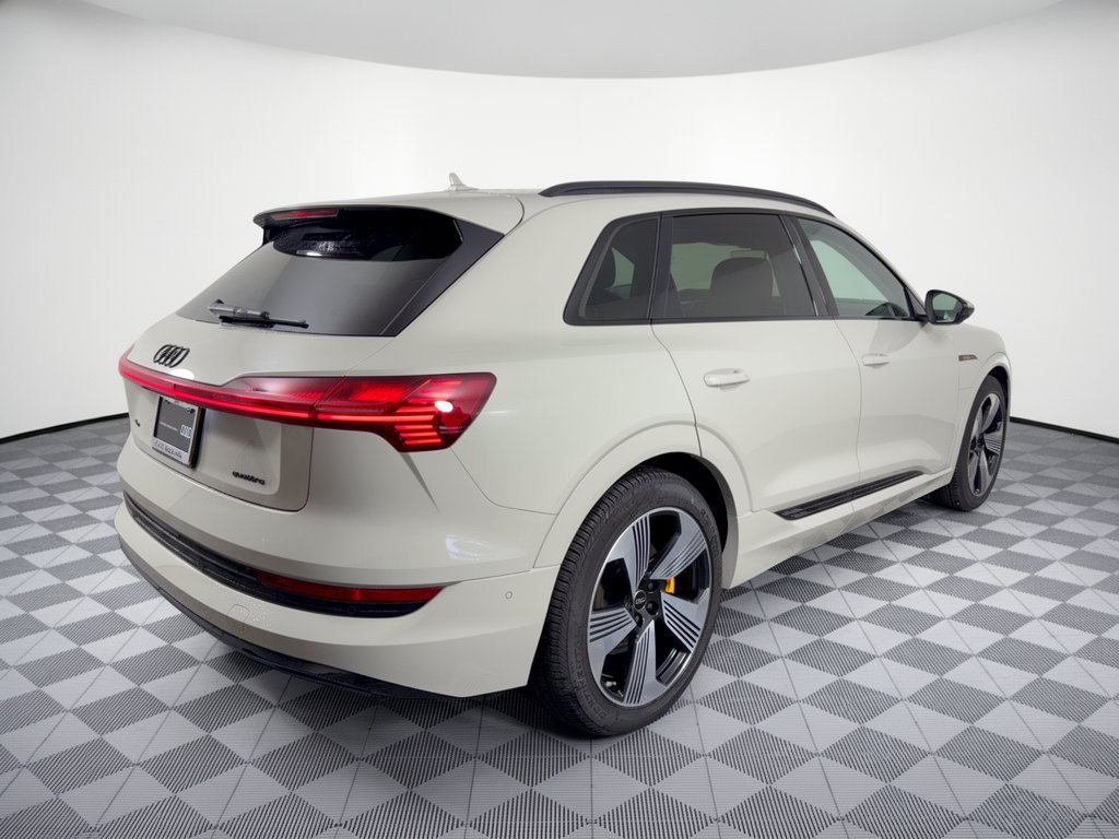 Certified 2022 Audi e-tron Premium Plus w/ Premium Plus Package AWD/4WD image 9