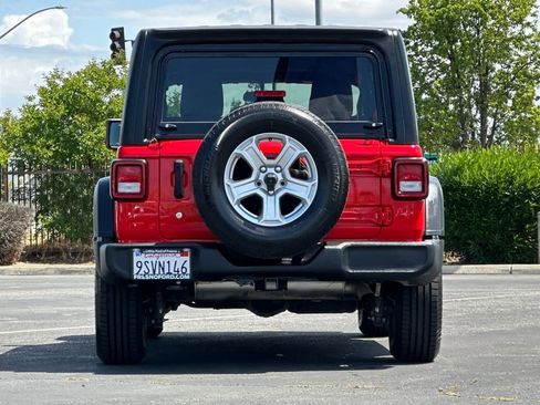 Used 2018 Jeep Wrangler Unlimited Sport S AWD/4WD image 7