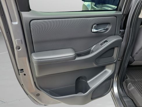 Certified 2024 Nissan Frontier SV RWD image 6