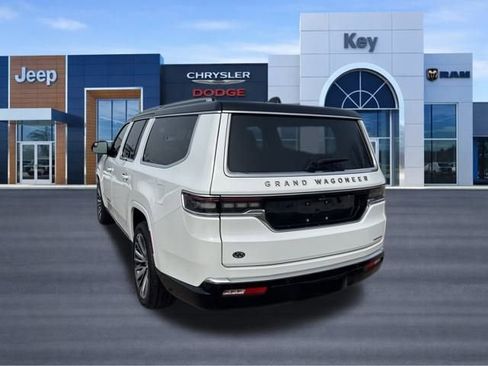 Used 2024 Jeep Grand Wagoneer L Series III AWD/4WD image 3