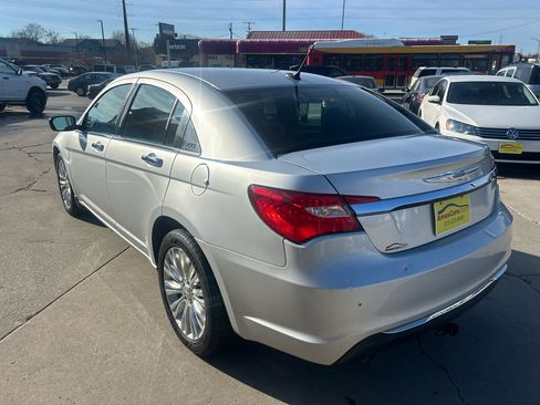 Used 2012 Chrysler 200 Limited image 5