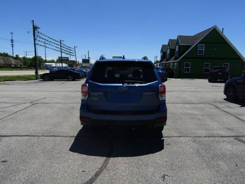 Used 2018 Subaru Forester 2.5i Touring AWD/4WD image 6