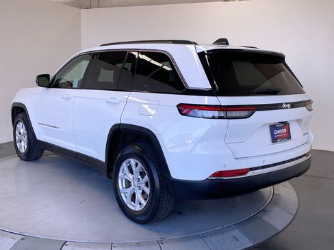 Used 2023 Jeep Grand Cherokee Limited RWD image 3