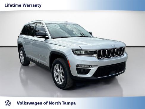 Used 2022 Jeep Grand Cherokee Limited AWD/4WD image 1
