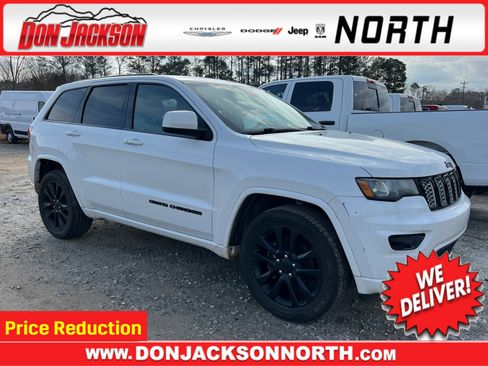 Used 2017 Jeep Grand Cherokee Altitude RWD image 1