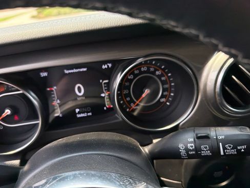 Used 2020 Jeep Wrangler Unlimited Sahara AWD/4WD image 16