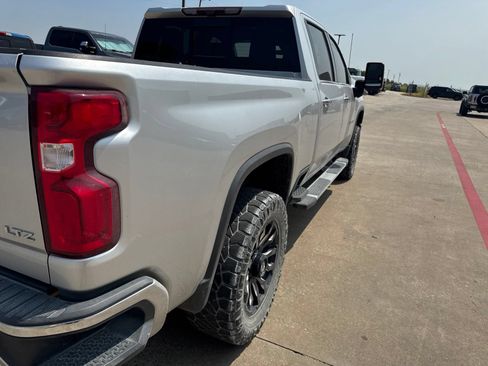 Used 2020 Chevrolet Silverado 2500 LTZ w/ LTZ Premium Package AWD/4WD image 7
