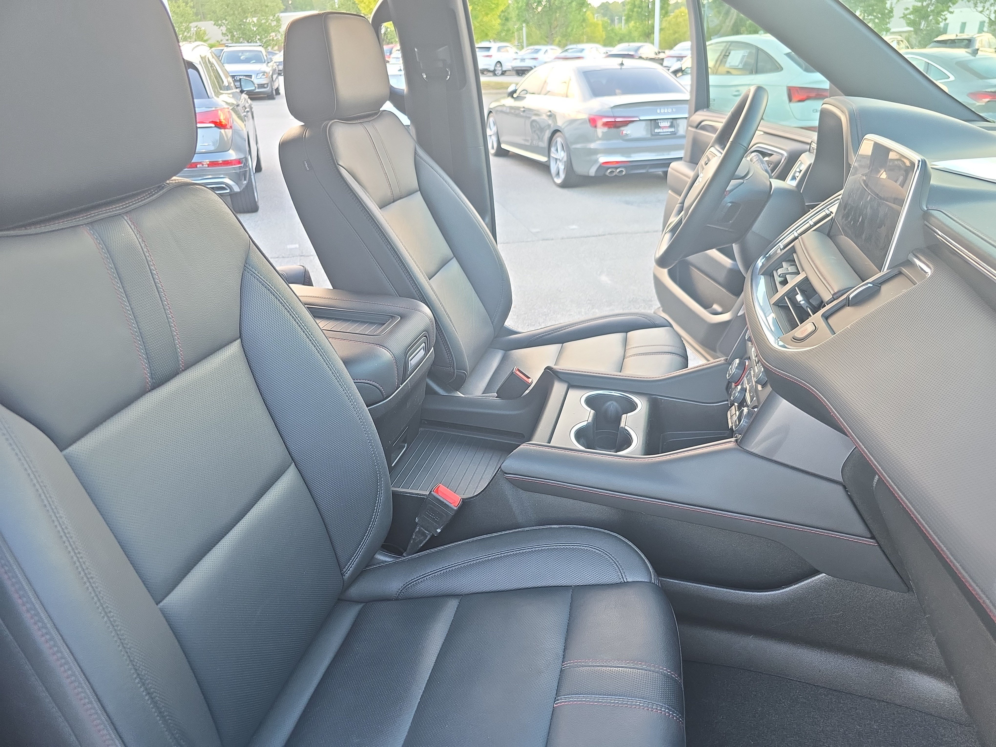 Used 2024 Chevrolet Tahoe RST w/ Luxury Package AWD/4WD image 10