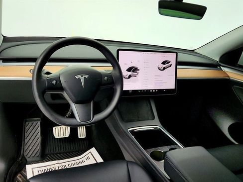 Used 2023 Tesla Model Y Long Range image 12