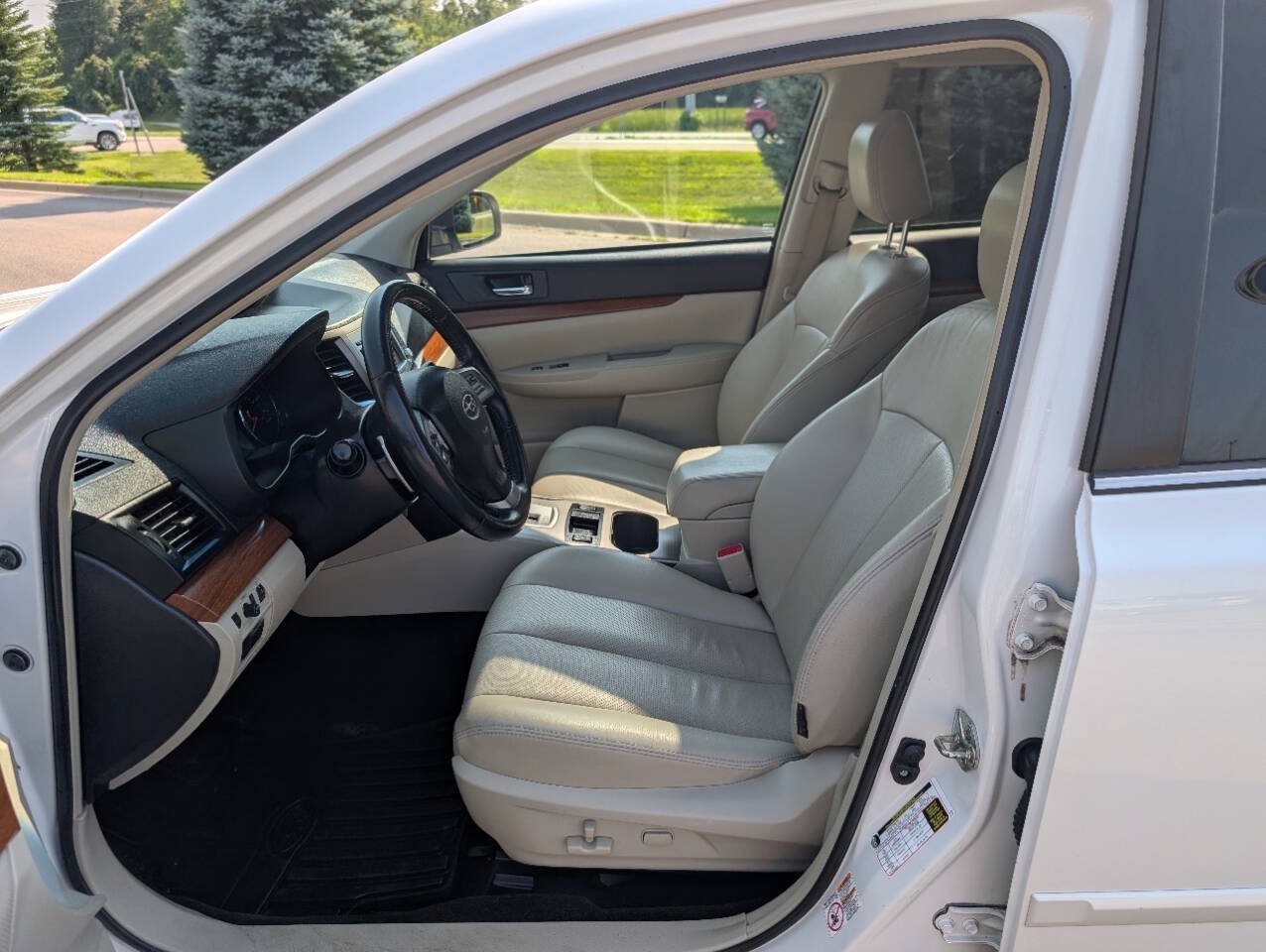 Used 2014 Subaru Outback 2.5i Limited AWD/4WD image 14