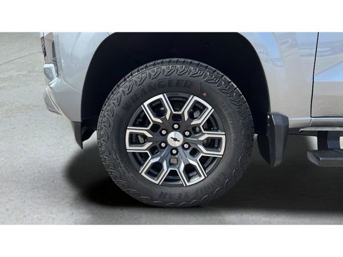 Used 2023 Chevrolet Colorado Z71 w/ Z71 Convenience Package 2 image 34